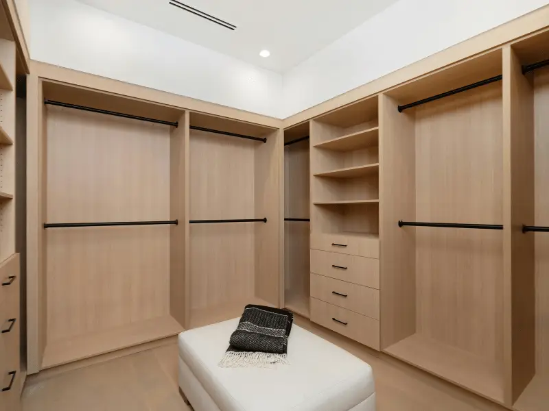 closet cabinet maker
